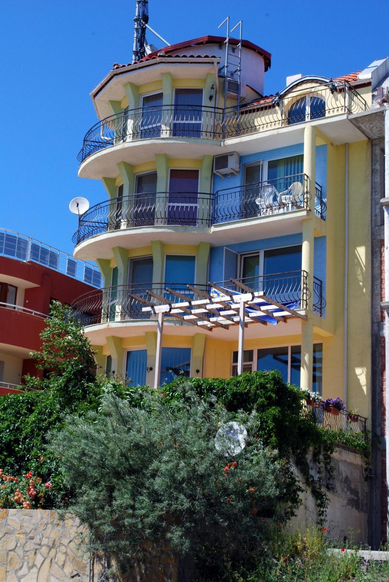 Hotel Saint Tatyana Sveti Vlas Bagian luar foto